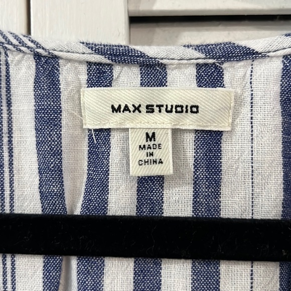 Adorable casual below the knee dress - Picture 3 of 4